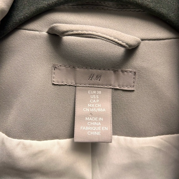 Women’s H&M Double Breasted Light Green Oversized Blazer - Picture 4 of 5